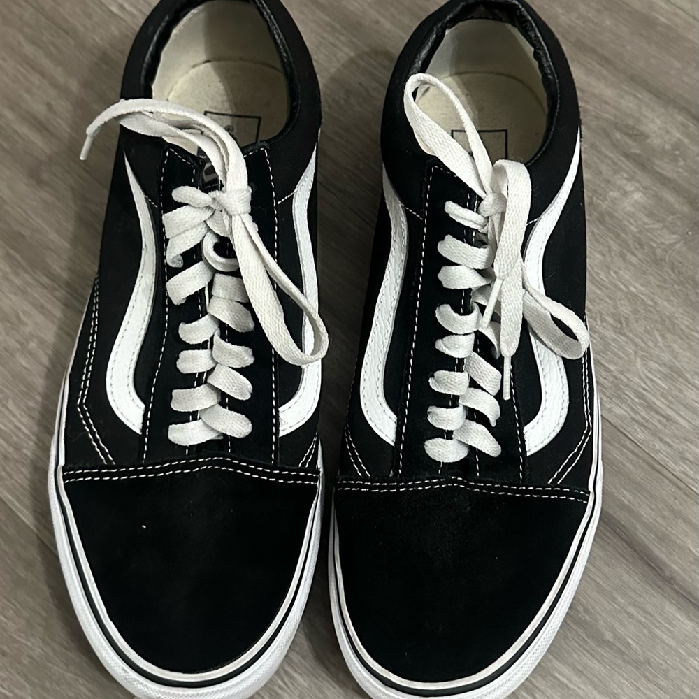 Classic Vans Black and White Men's Sneakers